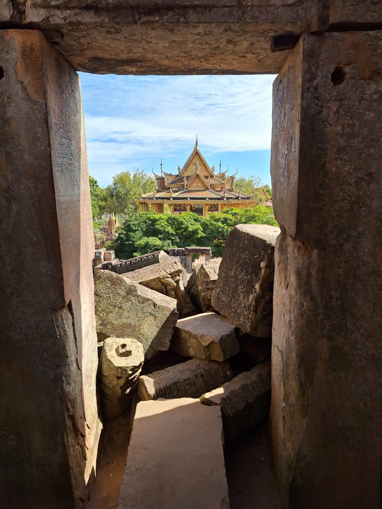 Wat Ek Phnom ancient temple